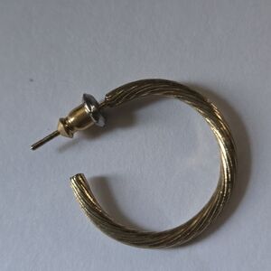 Elegant Gold Hoop Earring